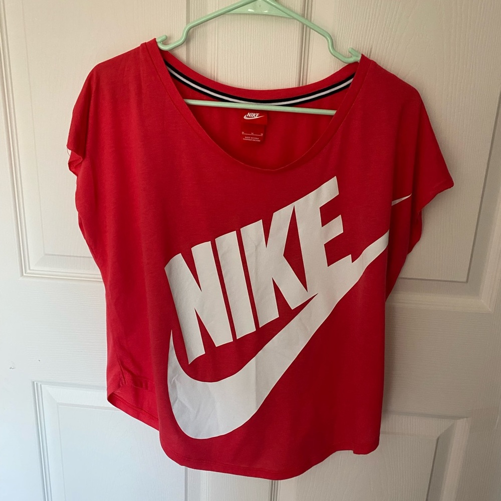 NIKE Boxy T Shirt Size Medium EUC